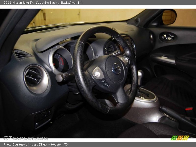 Sapphire Black / Black/Silver Trim 2011 Nissan Juke SV