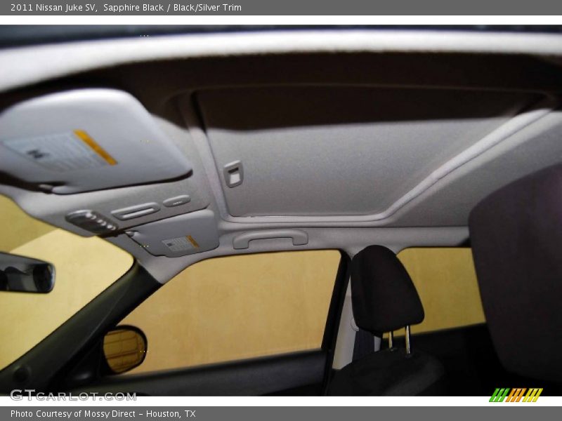 Sapphire Black / Black/Silver Trim 2011 Nissan Juke SV