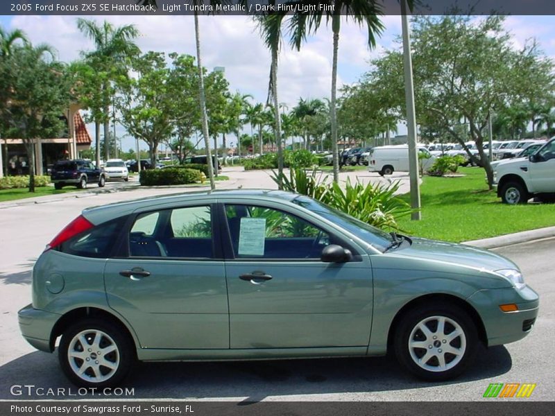 Light Tundra Metallic / Dark Flint/Light Flint 2005 Ford Focus ZX5 SE Hatchback