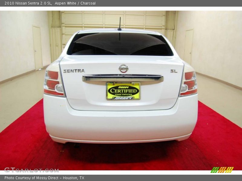 Aspen White / Charcoal 2010 Nissan Sentra 2.0 SL