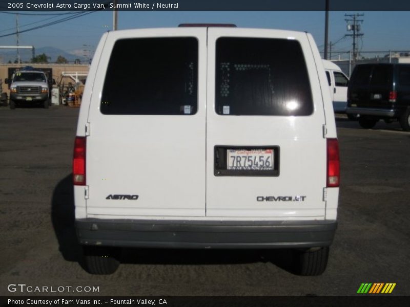 Summit White / Neutral 2005 Chevrolet Astro Cargo Van