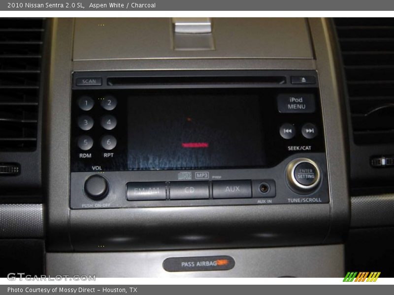 Aspen White / Charcoal 2010 Nissan Sentra 2.0 SL