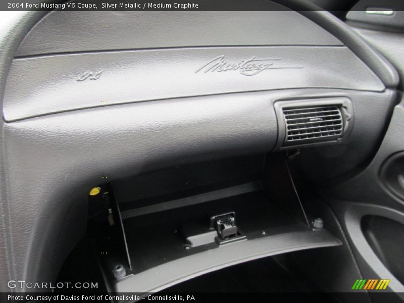Silver Metallic / Medium Graphite 2004 Ford Mustang V6 Coupe