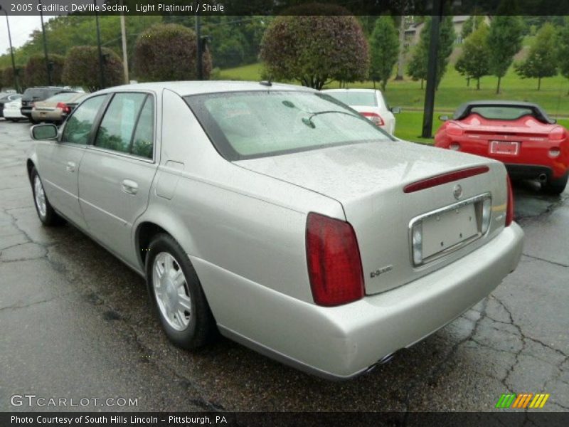 Light Platinum / Shale 2005 Cadillac DeVille Sedan