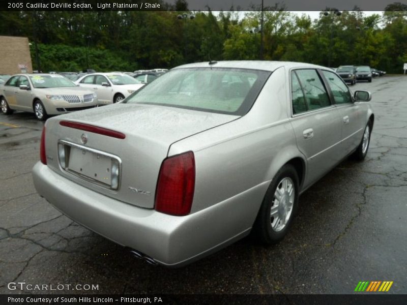 Light Platinum / Shale 2005 Cadillac DeVille Sedan