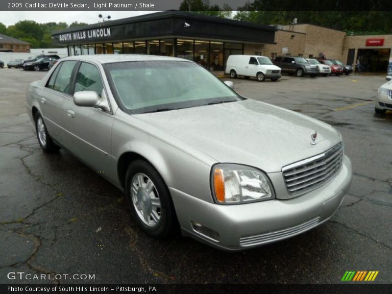 Light Platinum / Shale 2005 Cadillac DeVille Sedan