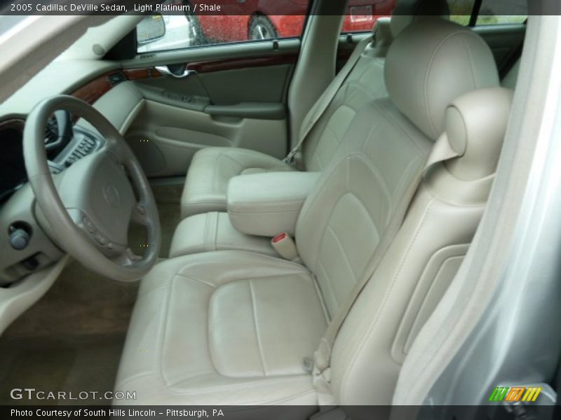Light Platinum / Shale 2005 Cadillac DeVille Sedan