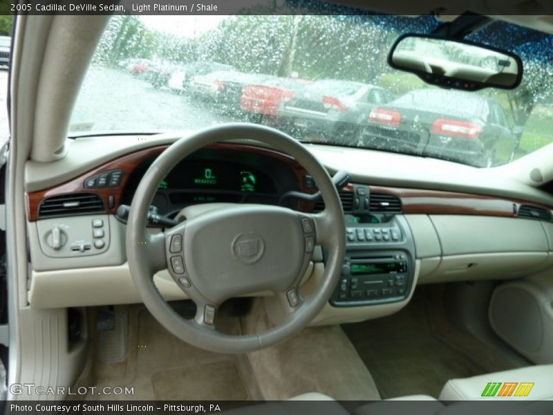 Light Platinum / Shale 2005 Cadillac DeVille Sedan