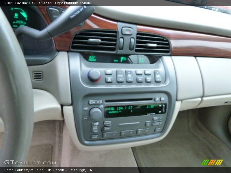 Light Platinum / Shale 2005 Cadillac DeVille Sedan