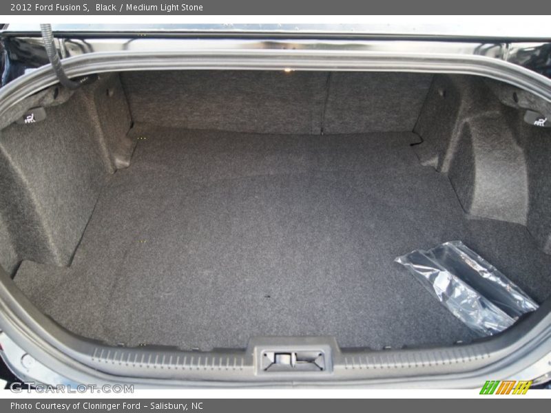  2012 Fusion S Trunk