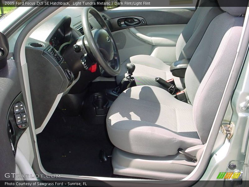 Light Tundra Metallic / Dark Flint/Light Flint 2005 Ford Focus ZX5 SE Hatchback