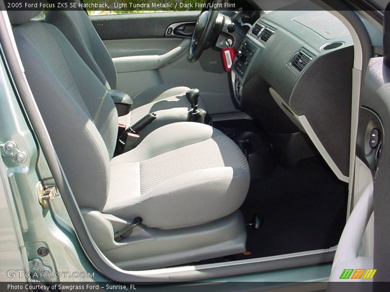 Light Tundra Metallic / Dark Flint/Light Flint 2005 Ford Focus ZX5 SE Hatchback