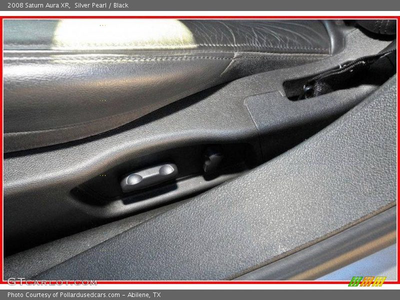 Silver Pearl / Black 2008 Saturn Aura XR