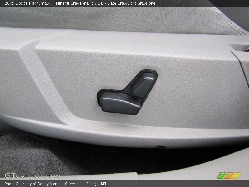 Mineral Gray Metallic / Dark Slate Gray/Light Graystone 2005 Dodge Magnum SXT