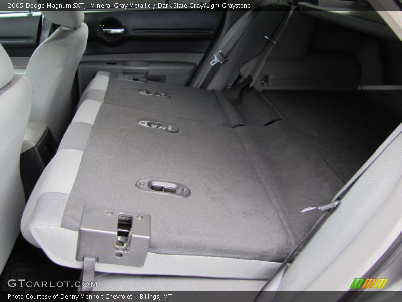 Mineral Gray Metallic / Dark Slate Gray/Light Graystone 2005 Dodge Magnum SXT