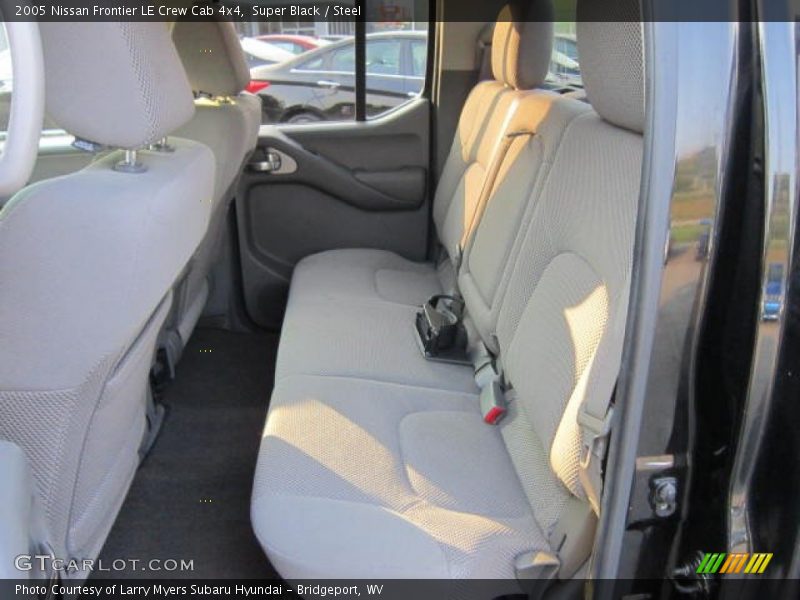 Super Black / Steel 2005 Nissan Frontier LE Crew Cab 4x4