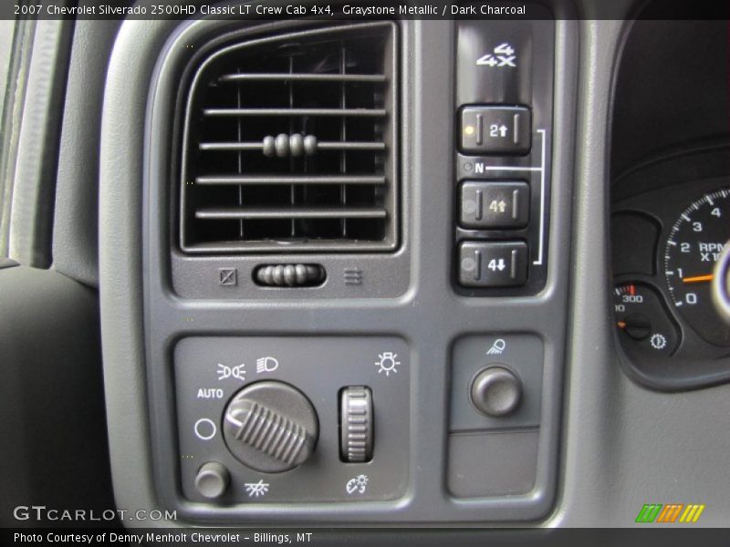 Controls of 2007 Silverado 2500HD Classic LT Crew Cab 4x4