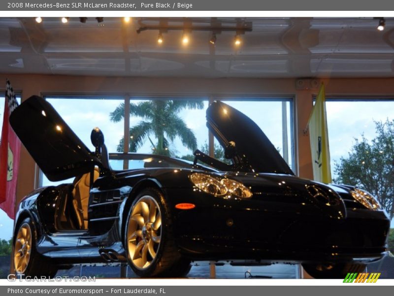 Pure Black / Beige 2008 Mercedes-Benz SLR McLaren Roadster