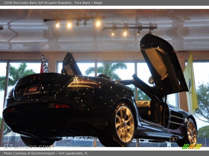 Pure Black / Beige 2008 Mercedes-Benz SLR McLaren Roadster