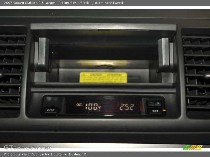 Brilliant Silver Metallic / Warm Ivory Tweed 2007 Subaru Outback 2.5i Wagon