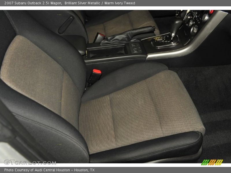 Brilliant Silver Metallic / Warm Ivory Tweed 2007 Subaru Outback 2.5i Wagon