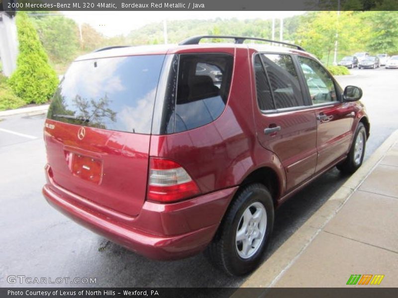 Bordeaux Red Metallic / Java 2000 Mercedes-Benz ML 320 4Matic