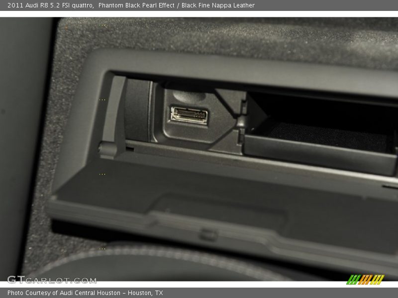Phantom Black Pearl Effect / Black Fine Nappa Leather 2011 Audi R8 5.2 FSI quattro
