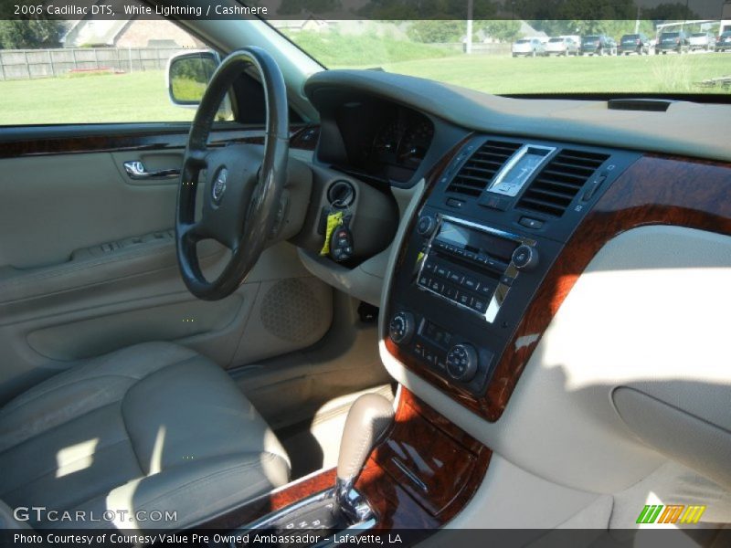 White Lightning / Cashmere 2006 Cadillac DTS