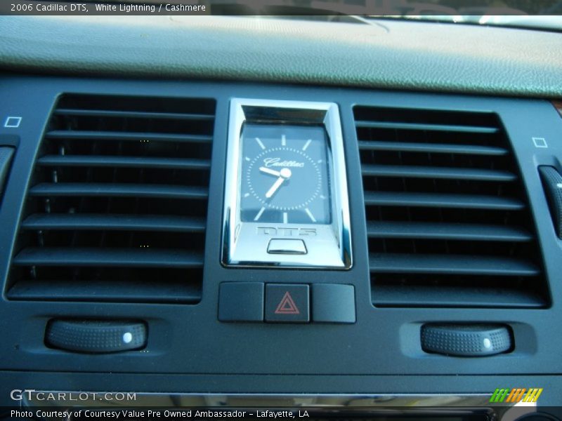 White Lightning / Cashmere 2006 Cadillac DTS