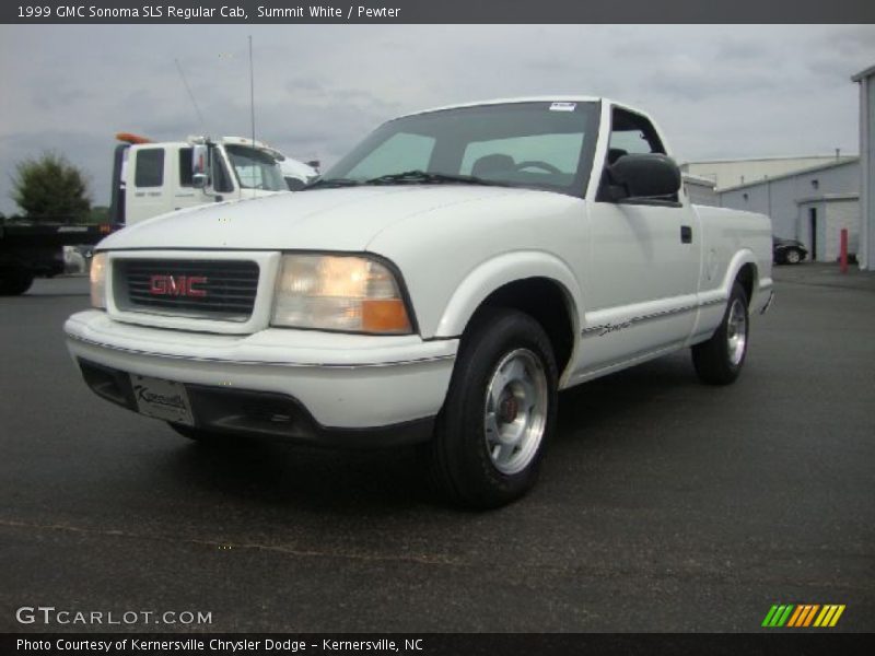 Front 3/4 View of 1999 Sonoma SLS Regular Cab