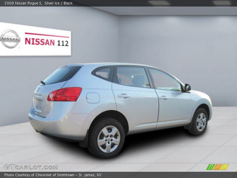Silver Ice / Black 2009 Nissan Rogue S