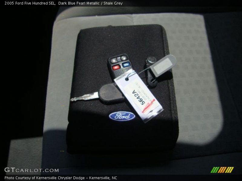 Dark Blue Pearl Metallic / Shale Grey 2005 Ford Five Hundred SEL