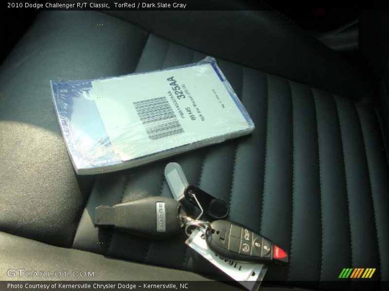 TorRed / Dark Slate Gray 2010 Dodge Challenger R/T Classic