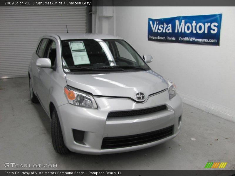 Silver Streak Mica / Charcoal Gray 2009 Scion xD