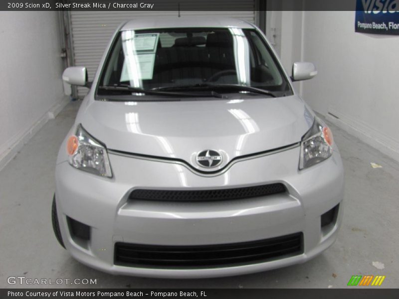 Silver Streak Mica / Charcoal Gray 2009 Scion xD