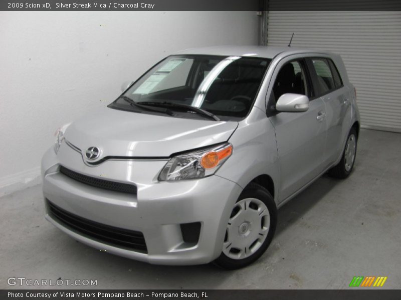 Silver Streak Mica / Charcoal Gray 2009 Scion xD