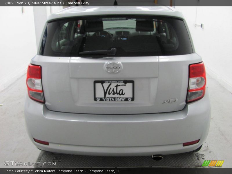 Silver Streak Mica / Charcoal Gray 2009 Scion xD