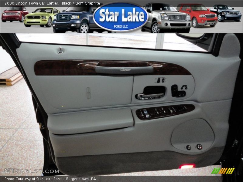 Black / Light Graphite 2000 Lincoln Town Car Cartier