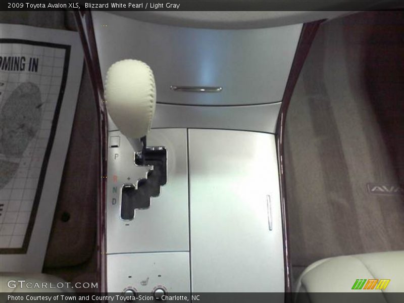 Blizzard White Pearl / Light Gray 2009 Toyota Avalon XLS