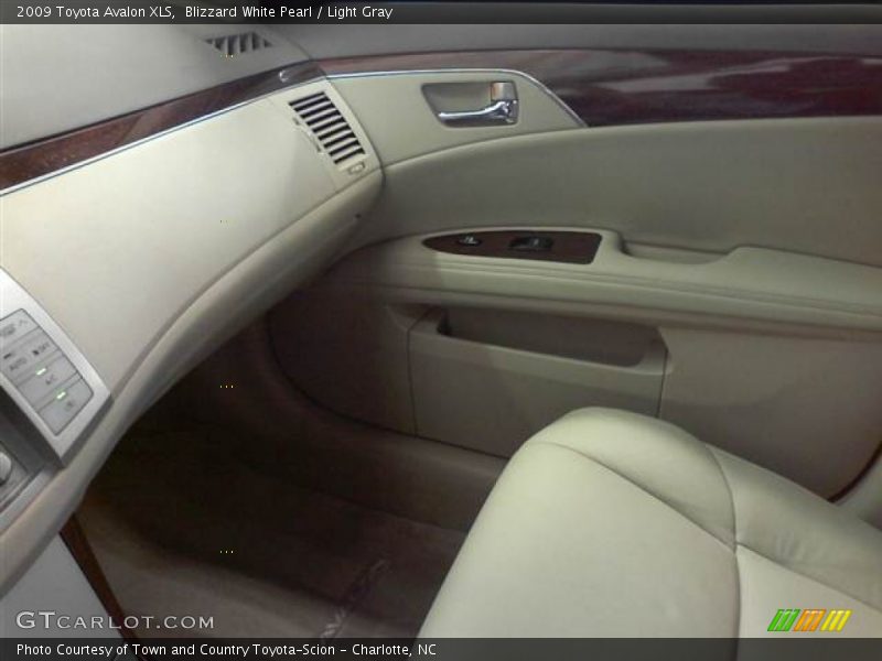 Blizzard White Pearl / Light Gray 2009 Toyota Avalon XLS