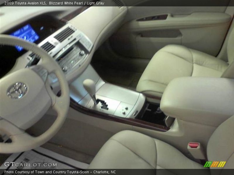 Blizzard White Pearl / Light Gray 2009 Toyota Avalon XLS