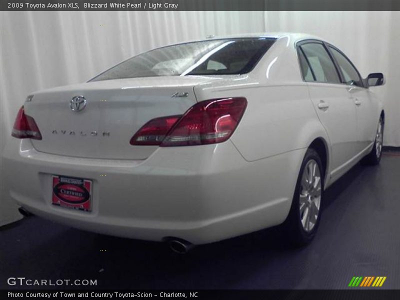 Blizzard White Pearl / Light Gray 2009 Toyota Avalon XLS