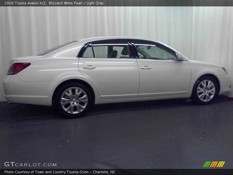Blizzard White Pearl / Light Gray 2009 Toyota Avalon XLS