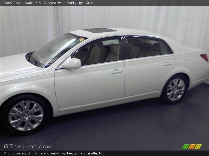 Blizzard White Pearl / Light Gray 2009 Toyota Avalon XLS