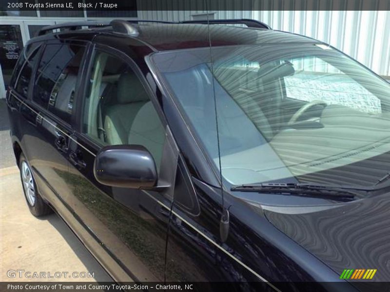 Black / Taupe 2008 Toyota Sienna LE