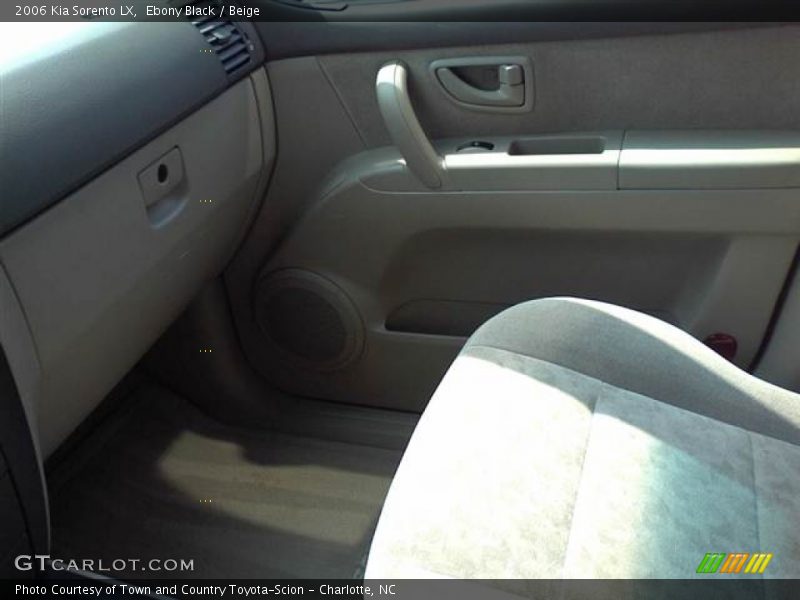 Ebony Black / Beige 2006 Kia Sorento LX