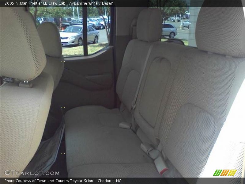 Avalanche White / Desert 2005 Nissan Frontier LE Crew Cab