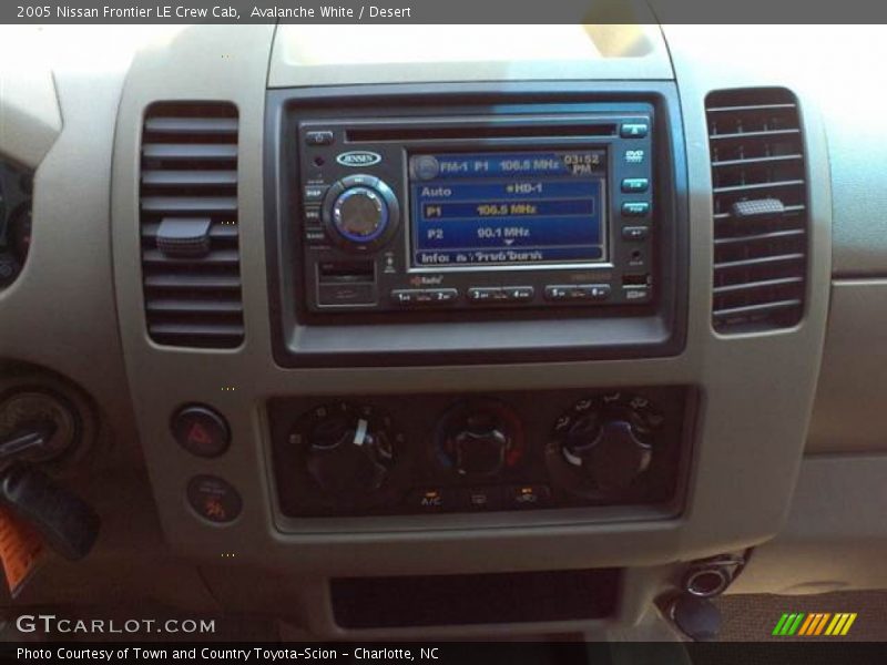 Avalanche White / Desert 2005 Nissan Frontier LE Crew Cab