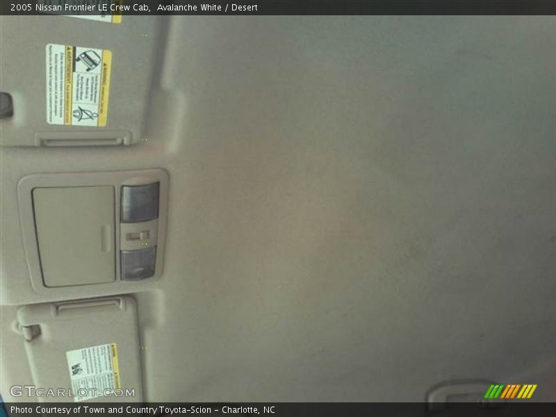 Avalanche White / Desert 2005 Nissan Frontier LE Crew Cab