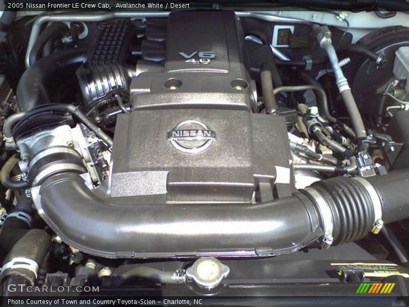 Avalanche White / Desert 2005 Nissan Frontier LE Crew Cab